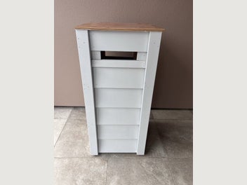 Image 1 of 7