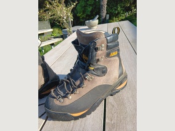 Image 1 of 4