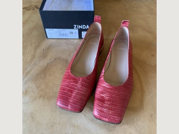 Image 1 of 6