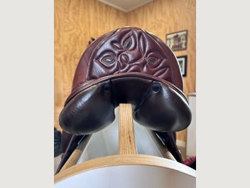 Image 1 of 7