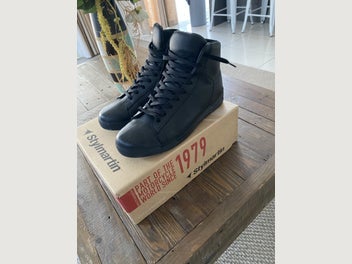 Image 1 of 4