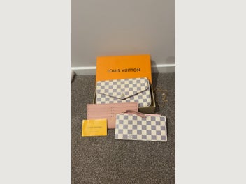 Image 1 of 7