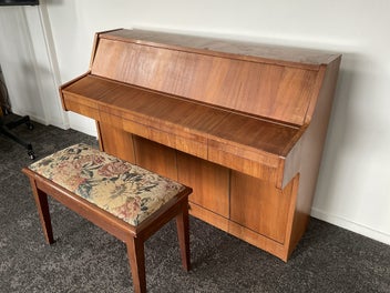 Image 1 of 6