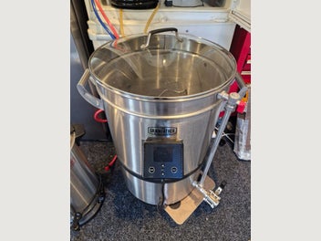 Image 1 of 8