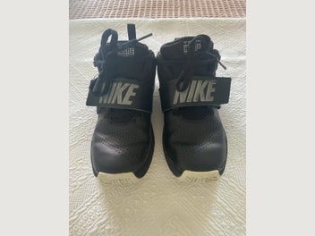 Image 1 of 6