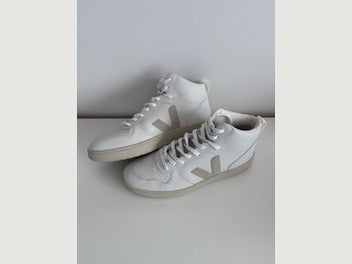 Image 1 of 8