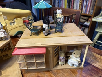 Image 1 of 2