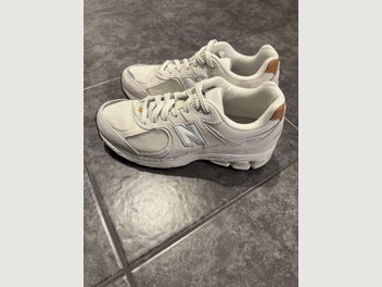 Image 1 of 6
