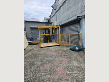 Image 1 of 6