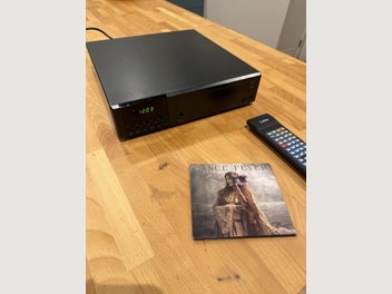 Wellington Closes: Fri, 1 Aug Linn Classik - Audiophile integrated Amp/Tuner/CD No reserve $700.00 Buy Now $760.00  			