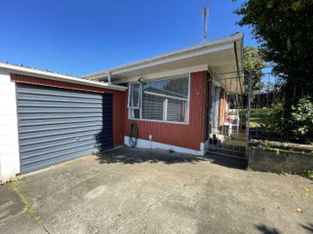 Image 1 of 7