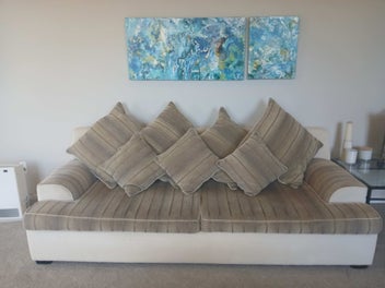 Image 1 of 7