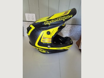 Image 1 of 6