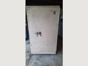 Image 1 of 4