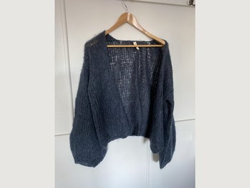 Image 1 of 7