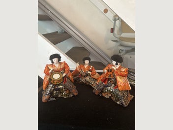 Image 1 of 5