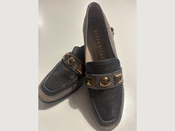 Image 1 of 6