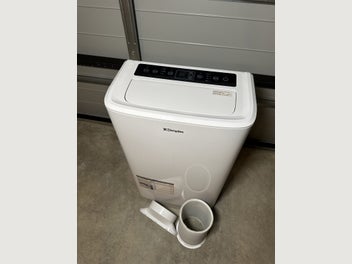Image 1 of 7