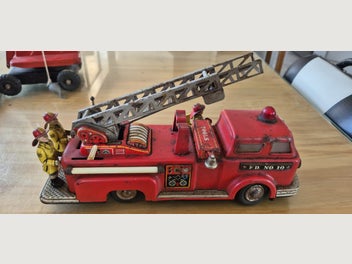 Image 1 of 7