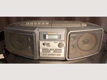 Hawke&#039;s Bay Closes: Sun, 3 Aug Panasonic RX-DS5 Portable CD/ Radio/ Cassette Player No reserve $150.00  			