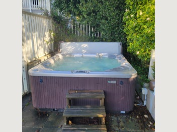Image 1 of 6