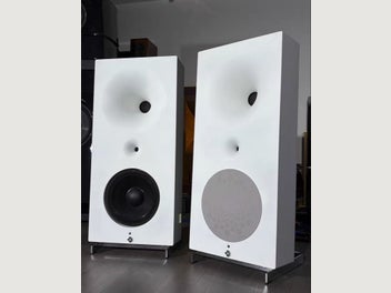 Auckland Closes: Mon, 4 Aug Avantgarde Zero 1 XD Floor Speaker high end Brand New Free shipping Buy Now $24,899  			