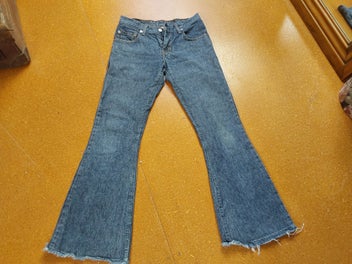 Image 1 of 7