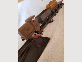 Image 1 of 7