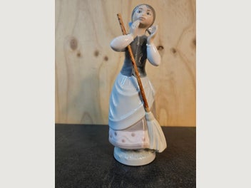 Image 1 of 8