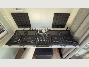 Image 1 of 7