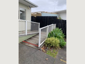 Image 1 of 7