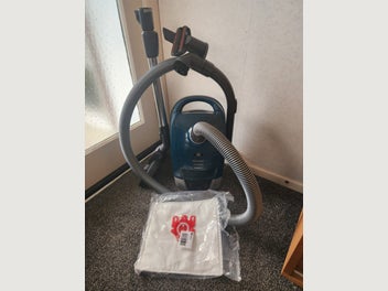Image 1 of 6