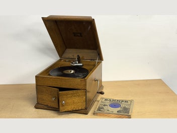 Image 1 of 7