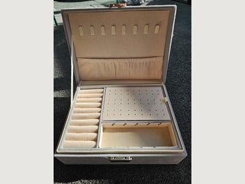 Image 1 of 7