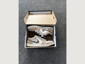 Image 1 of 6