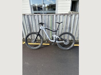 Image 1 of 4
