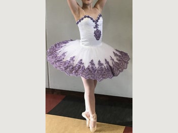 Image 1 of 6