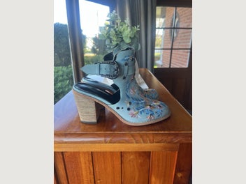 Image 1 of 3