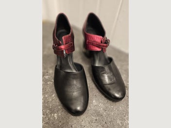 Image 1 of 4