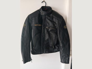 Image 1 of 7