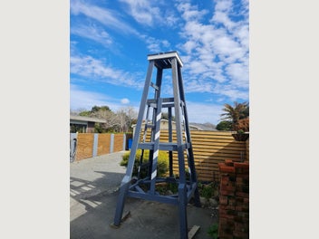 Image 1 of 6