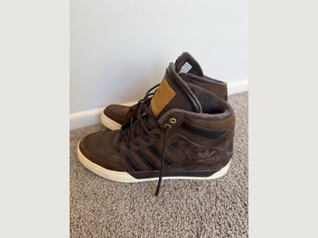 Image 1 of 5