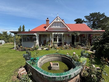 Image 1 of 1