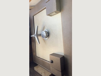 Image 1 of 7