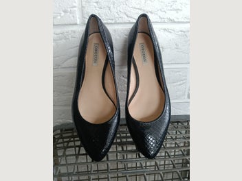 Image 1 of 8