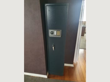 Image 1 of 4