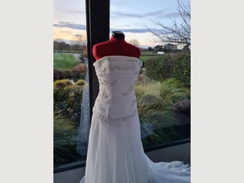 Image 1 of 4