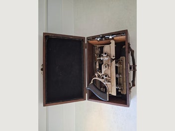 Image 1 of 7