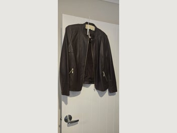 Image 1 of 8