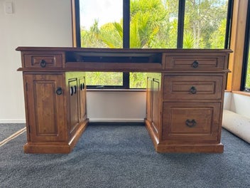 Image 1 of 7